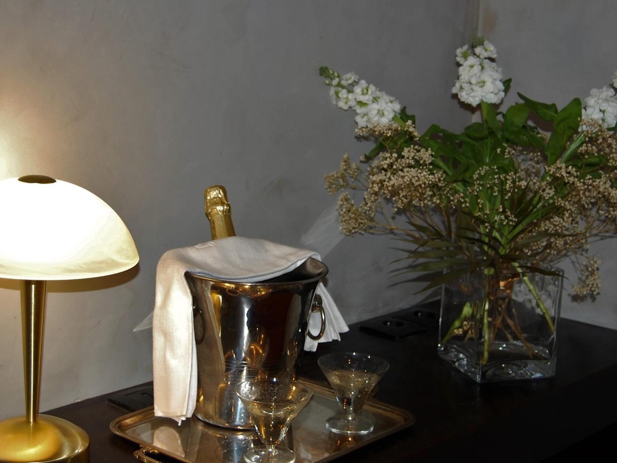 Chateau La Servayrie - Chambre D'Hotes Marcillac-Vallon Zimmer foto