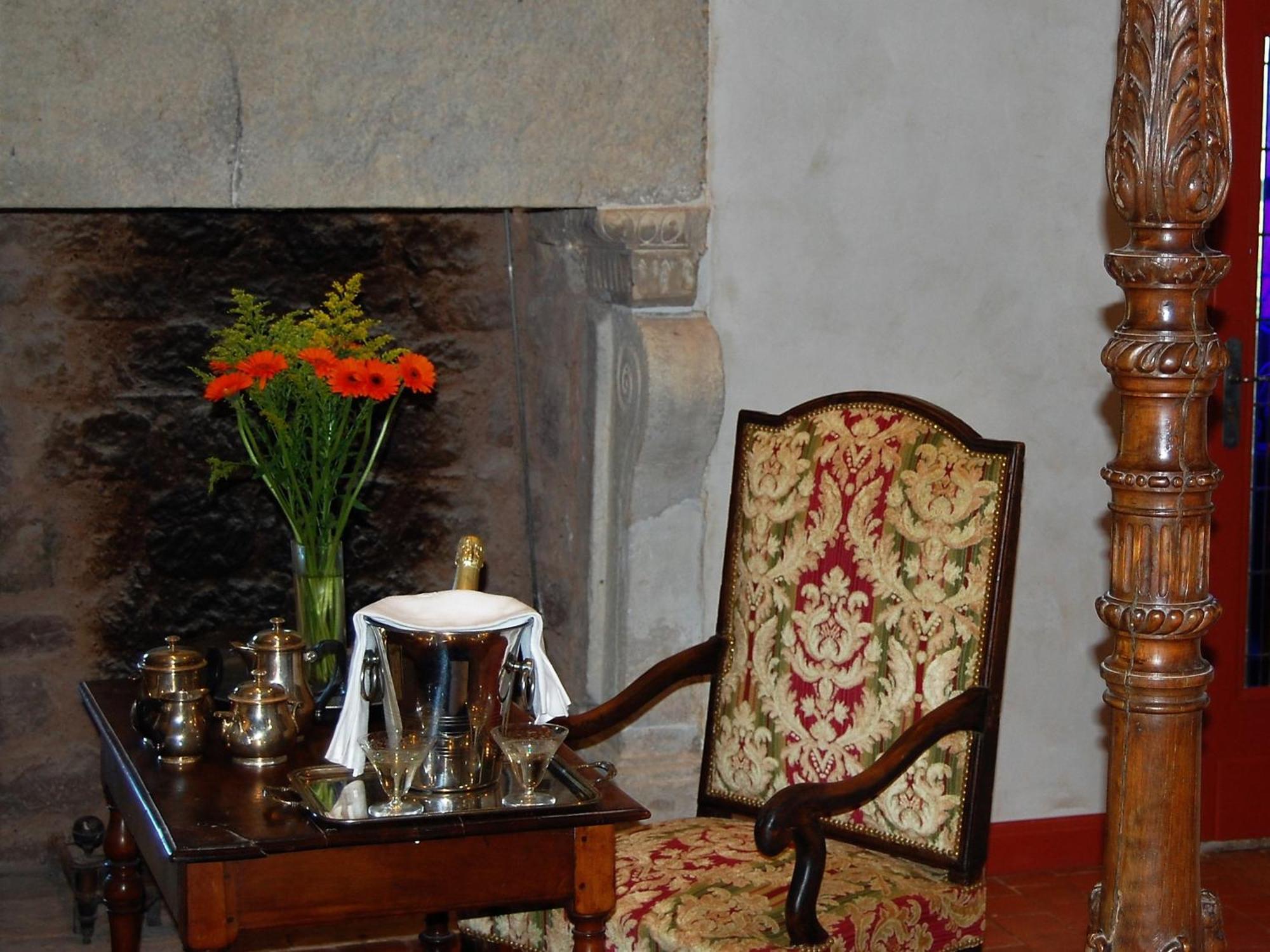 Chateau La Servayrie - Chambre D'Hotes Marcillac-Vallon Zimmer foto